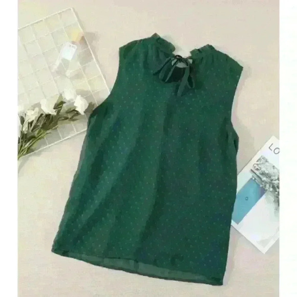 Womens Swiss Dot Green Medium - Picture 2 of 5